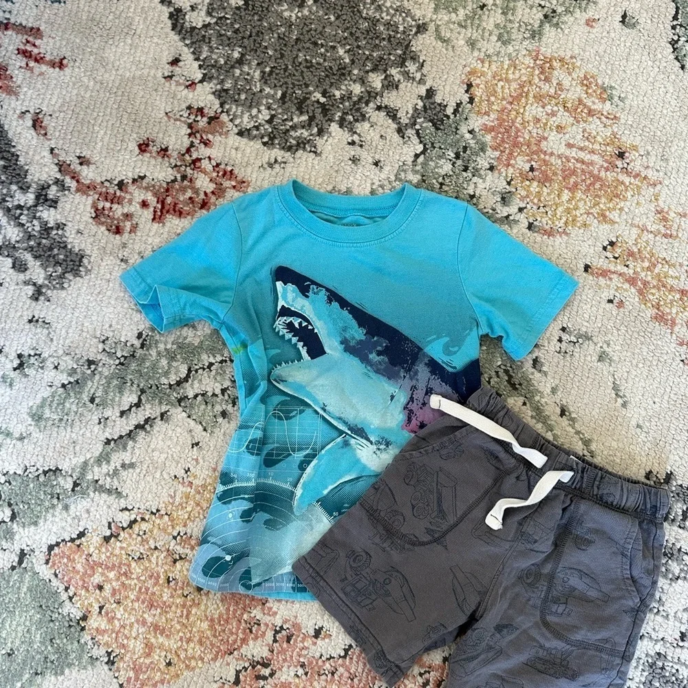 Carter’s 4T Toddler Boy Blue Shark T-Shirt & Gray Construction Sweat Shorts Set